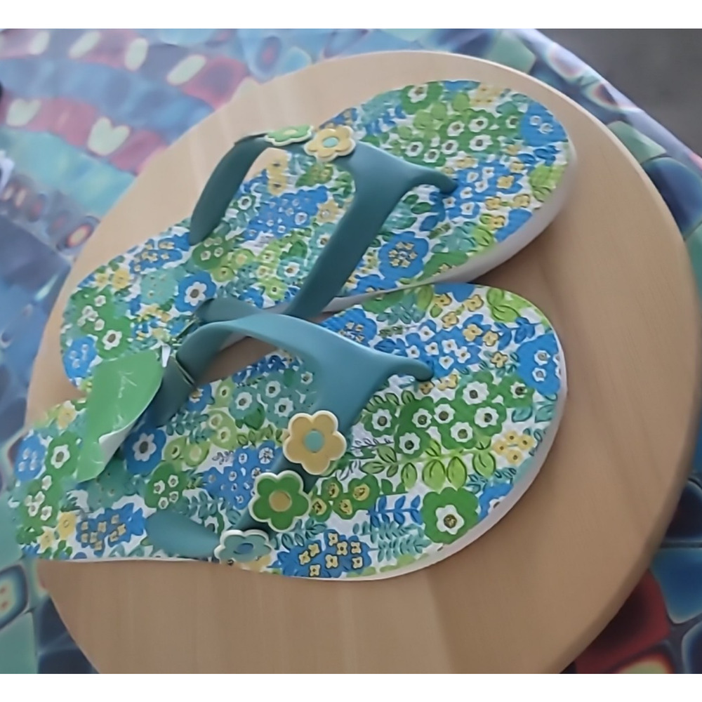 Vera Bradley Womens Flip Flops, Size Small (5-6) Retired ENGLISH MEADOW NWT